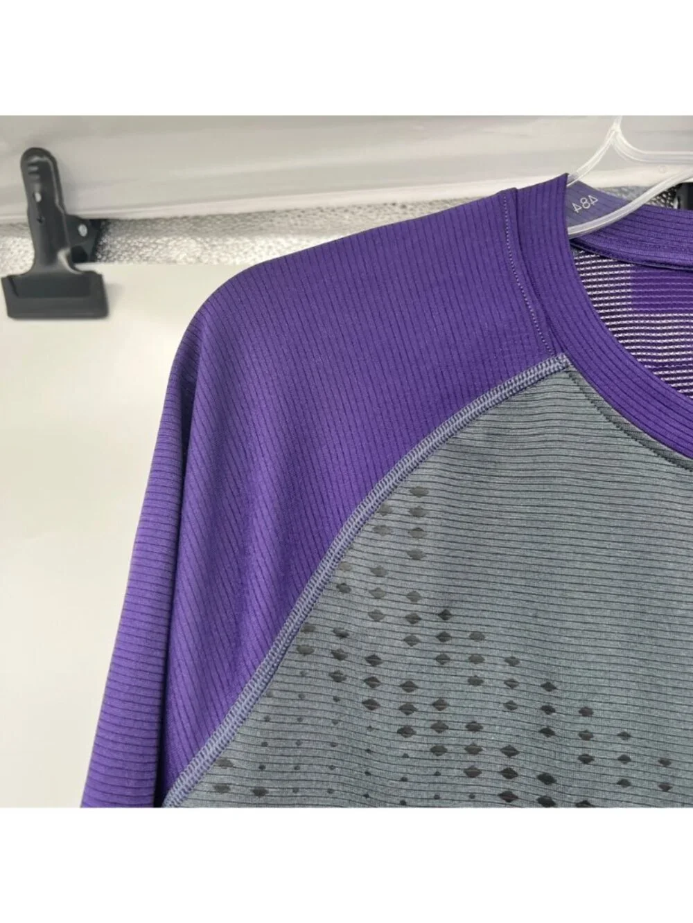 Under Armour Womens Active Long Sleeve Top Gray/Purple Size Medium